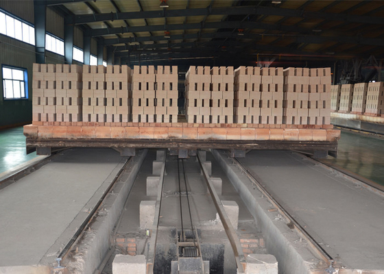 De tunneloven van de kleibaksteen en gehele blokbaksteen die tot project maken technische ontwerplay-out
