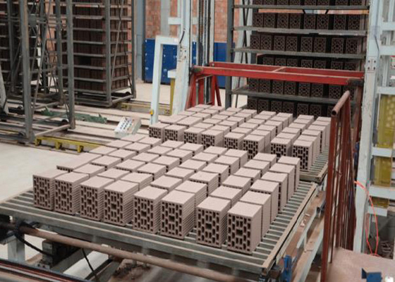 Vacuümextruder in kleibaksteen die fabrieksafgietsel maakt dat machines uitdrijft