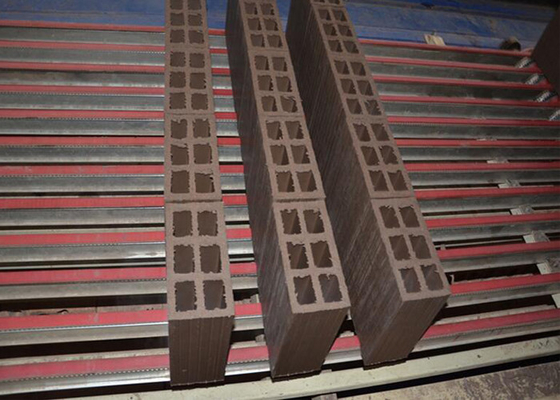 Hoge precisie kleibaksteen snijmachine met 2,1 m sliver lengte en 12-16 sneden per minuut Model QTQD-1