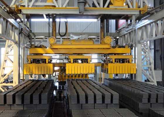 Volledig autokleibaksteen het stapelen machine voor holle blokken verschillende capaciteit