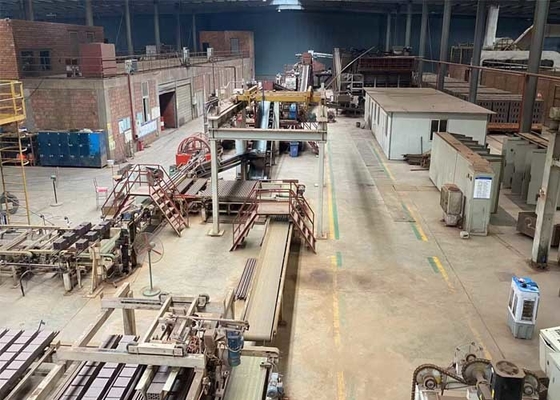 Oven automatische productielijn voor het maken van holle kleiblokken: