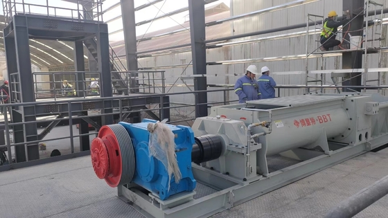 10-60 m3/uur Capaciteit Kleibakken Dubbele Schacht Mixer voor Auto bakstenen Fabriek