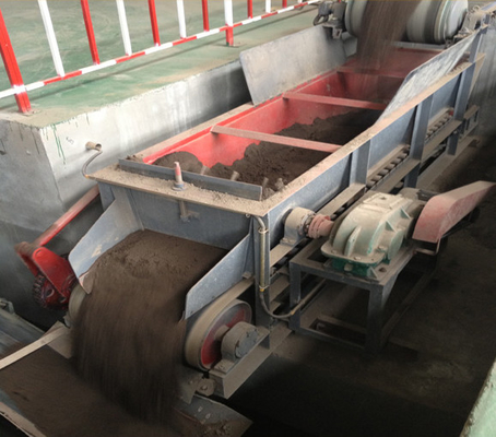 Gordelvormige klei-schalie-cementboxvoermachine voor bakstenenmachines automatische grondstofmengmachine