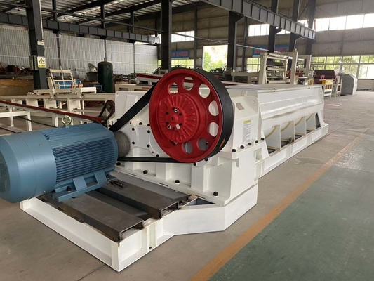 Nieuwe technische installatie voor het mengen van klei­bakstenen, blokinstallatie, dubbele schacht-mengmachine