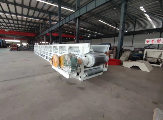 6015×2500×1750 mm TCNL Model Brick Box Feeder Machine met 1175 mm Chain Travel Track Center Distance