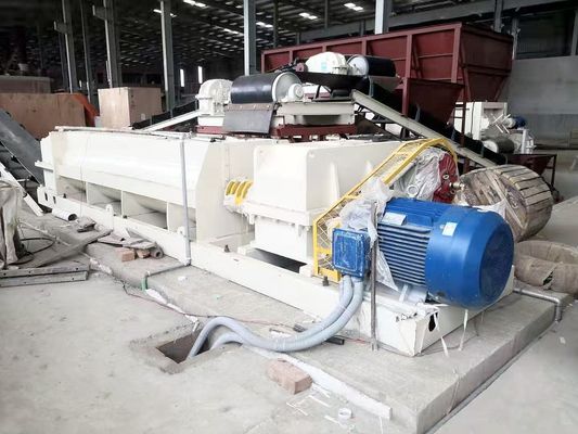 Machines voor het mengen van klei­bakstenen, tweeschroef-mixer, dubbele schacht-mixfabriek in de klei­bakstenenfabriek